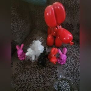 6 Balloon Animals Statues